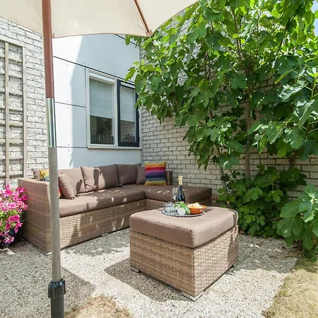 Chic Beachside W Sauna, Cleaning Included * Julianadorp
